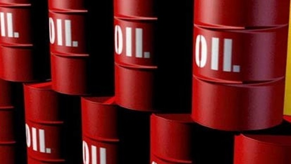 النفط يتراجع وسط شكوك في خفض الإنتاج بقيادة «أوبك» النفط يتراجع وسط شكوك في خفض الإنتاج بقيادة «أوبك»
