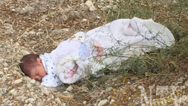 العثور على طفل رضيع بجوار مسجد في مركز الطود بالأقصر العثور على طفل رضيع بجوار مسجد في مركز الطود بالأقصر
