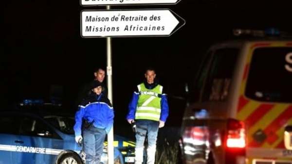 مقتل موظفة في هجوم على دار للرهبان المسنين في فرنسا