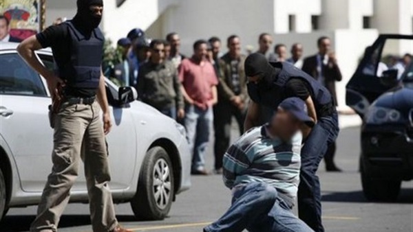 القبض على 5 أشخاص خططوا لهجوم وشيك على فرنسا