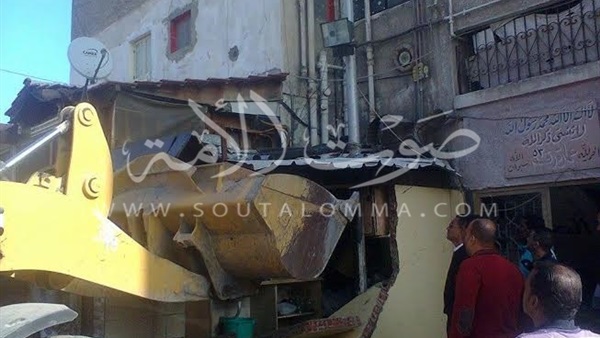 بالصور..إزالة مقهى وعشش دواجن بحي الزهور ببورسعيد بالصور..إزالة مقهى وعشش دواجن بحي الزهور ببورسعيد
