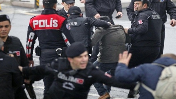الأمن التركي يعتقل خلية أجنبية تضم 25 شخصا على صلة بداعش