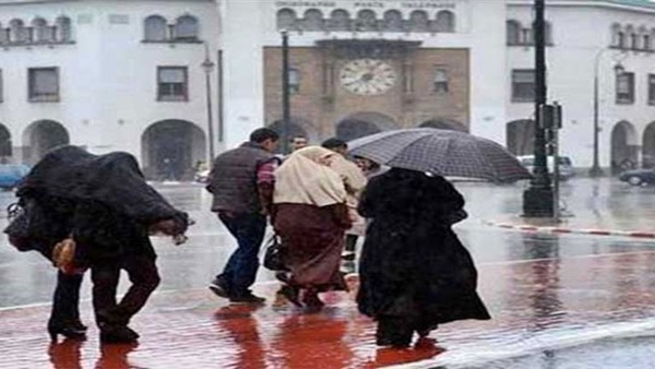 مزارعو المغرب يستقبلون بشائر المطر بعد جفاف الموسم الماضي 