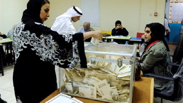 استمرار عمليات الفرز في الانتخابات العامة بالكويت