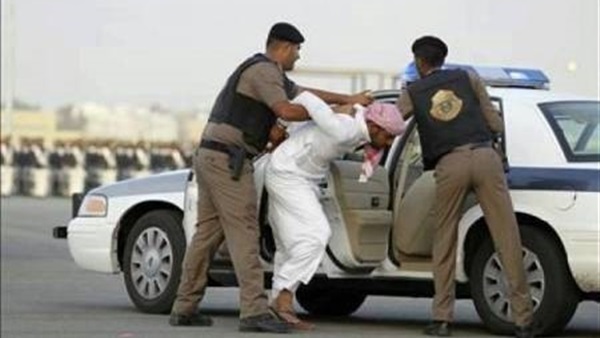 السعودية توقف شخصاً قتل عسكريا استجابة لدعوات «داعش» السعودية توقف شخصاً قتل عسكريا استجابة لدعوات «داعش»