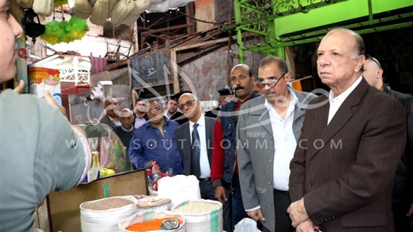 «عبد الحميد» يتفقد أسواق القاهرة (صور)