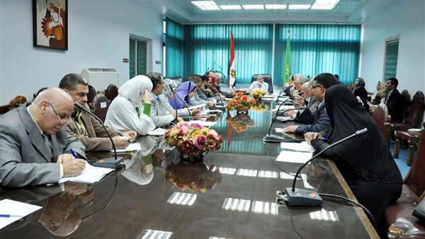 محافظ القليوبية يجتمع مع رؤساء الجمعيات الأهلية محافظ القليوبية يجتمع مع رؤساء الجمعيات الأهلية