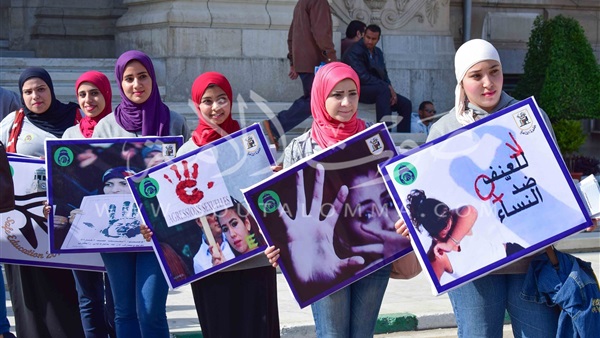 جامعة القاهرة تحتفل باليوم العالمي لمناهضة العنف ضد المرأة (صور)