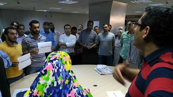 70 صحفيا بـ «المصري اليوم» يتضامنون مع المعتصمين (صور) 70 صحفيا بـ «المصري اليوم» يتضامنون مع المعتصمين (صور)