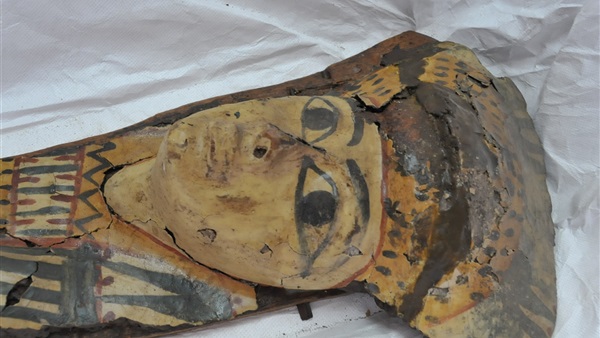 الخارجية تسلم الآثار القناع الأثري المُسترد من ألمانيا الخارجية تسلم الآثار القناع الأثري المُسترد من ألمانيا