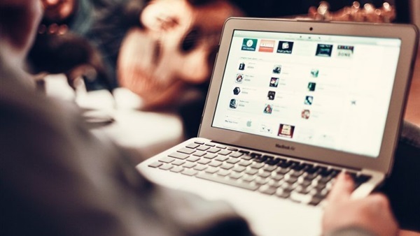 6 غرائب عن «الصحوبية» عبر الإنترنت.. تعرف عليها 6 غرائب عن «الصحوبية» عبر الإنترنت.. تعرف عليها