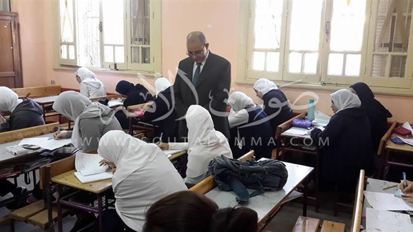 «باهي» يتفقد فصول مدرسة بورسعيد الثانوية (صور) 