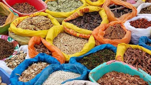 احذر.. هذه السموم في الأدوية العشبية احذر.. هذه السموم في الأدوية العشبية