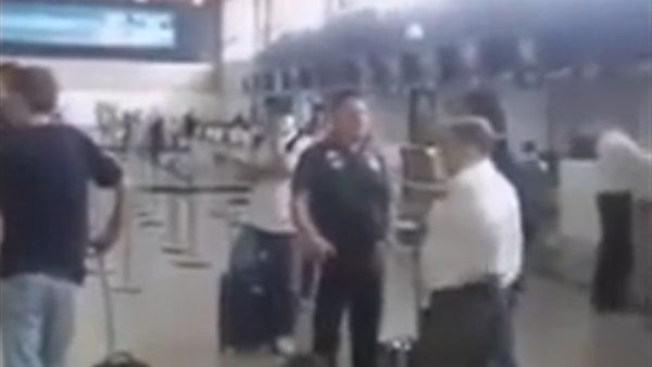 اللحظات الأخيرة قبل إقلاع طائرة كولومبيا المحطمة (فيديو ) اللحظات الأخيرة قبل إقلاع طائرة كولومبيا المحطمة (فيديو )