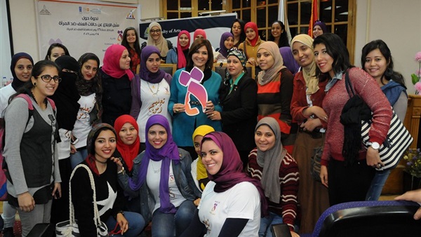 «القليني»: 80% من مشاكل المرأة سببها عدم تفعيل القوانين «القليني»: 80% من مشاكل المرأة سببها عدم تفعيل القوانين