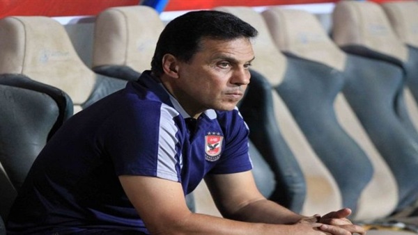 «البدري» يحاضر لاعبي الأهلي قبل مواجهة الشرقية
