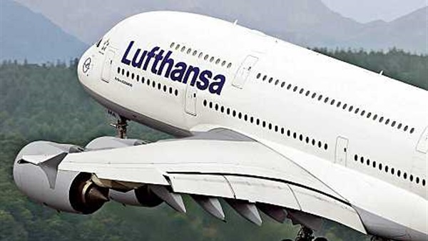 «لوفتهانزا» تلغي 900 رحلة بسبب إضراب الطيارين 