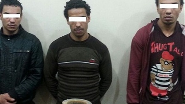 بعد مطاردة مثيرة..سقوط 3 أشخاص بحوزتهم متحف أثرى ببنى سويف