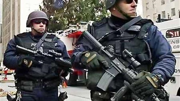 شرطة كاليفورنيا تلقي القبض علي سجينين فرا من نافذة أحد السجون شرطة كاليفورنيا تلقي القبض علي سجينين فرا من نافذة أحد السجون