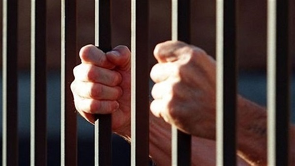 حبس صاحب مصنع لخلطه السكر بالملح في بني سويف حبس صاحب مصنع لخلطه السكر بالملح في بني سويف