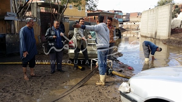 شفط مياه الأمطار من شوارع سيدي سالم بكفر الشيخ (صور)‎