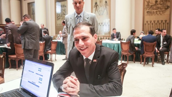 برلماني: نقل سوق الإثنين بشارع الساحة خلال أسبوعين برلماني: نقل سوق الإثنين بشارع الساحة خلال أسبوعين