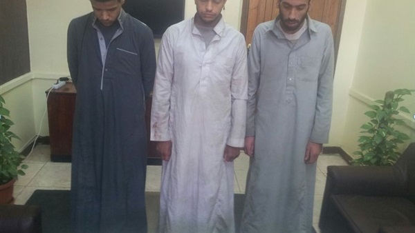 القبض على المتورطين في مقتل الطفلة فريدة بالشروق (فيديو) القبض على المتورطين في مقتل الطفلة فريدة بالشروق (فيديو)