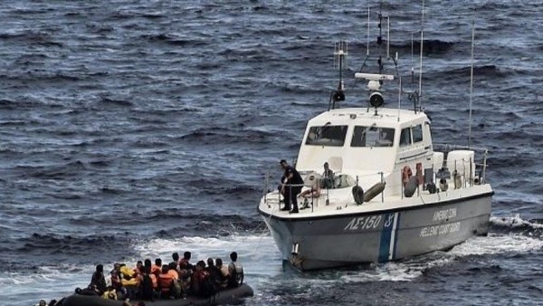 إنقاذ عشرات المهاجرين في البحر بين إسبانيا والمغرب إنقاذ عشرات المهاجرين في البحر بين إسبانيا والمغرب