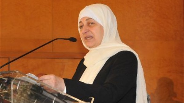 نائبة لبنانية تطمئن على التطورات في مخيم «عين الحلوة»