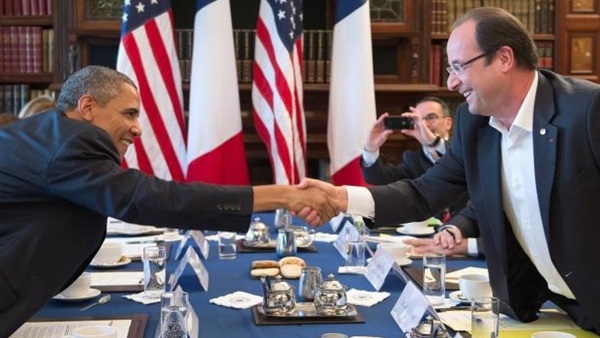 «أوباما» يتصل بـ«أولاند» ويشكره على «الشراكة الوثيقة» منذ 2012