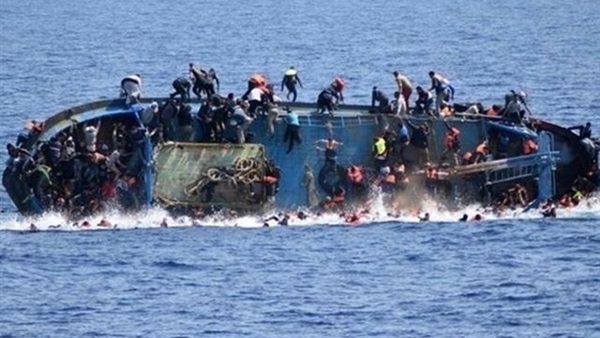 إنقاذ 42 من ركاب السفينة اليمنية الغارقة