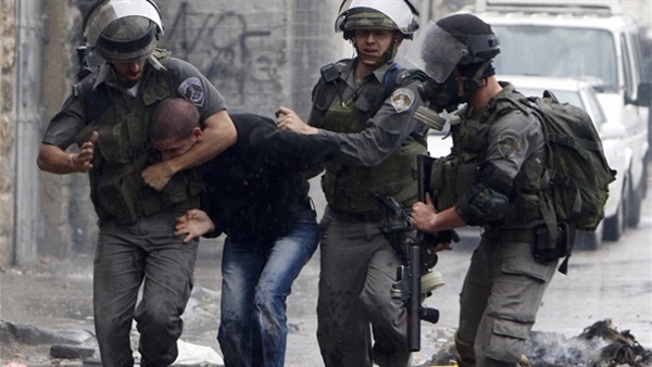 الاحتلال الإسرائيلي يعتقل 17 فلسطينيا بالضفة الغربية