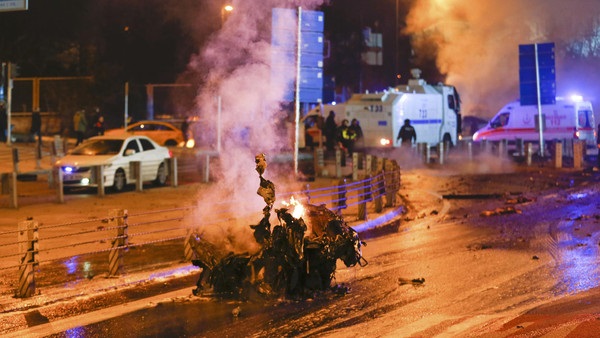 ارتفاع عدد قتلى تفجيري اسطنبول إلى 38 شخصا ارتفاع عدد قتلى تفجيري اسطنبول إلى 38 شخصا