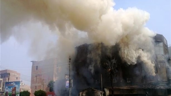 نشوب حريق هائل بمصنع لمواد البناء بالمنطقة الصناعية بالسادات نشوب حريق هائل بمصنع لمواد البناء بالمنطقة الصناعية بالسادات