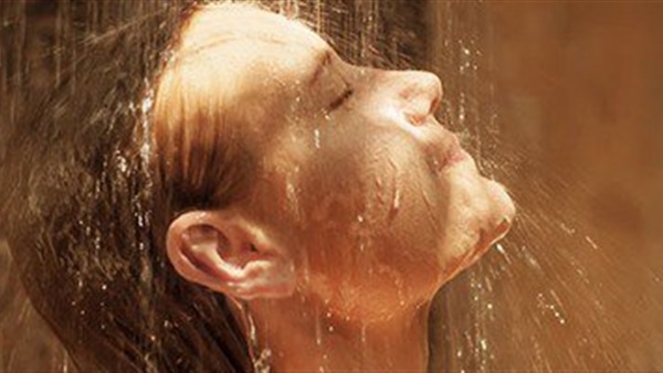 تعرف على مخاطر عدم الاستحمام بشكل يومي