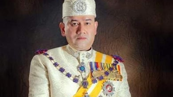 السلطان «محمد الخامس» يؤدي اليمين الدستورية ملكا لماليزيا السلطان «محمد الخامس» يؤدي اليمين الدستورية ملكا لماليزيا