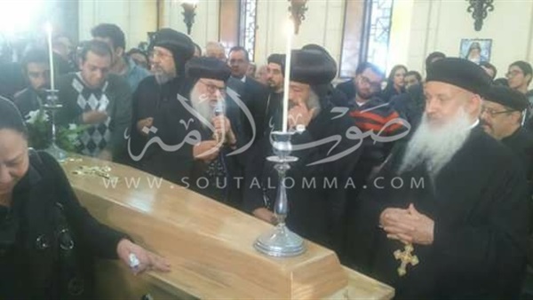 تفاصيل أول قداس في الكنيسة البطرسية بعد تفجيرها.. تشييع جثمان آخر ضحايا الحادث الإرهابي.. إقامة صلاة الثالث على خادمتي الكنيسة.. الكاتدرائية تتلقى العزاء اليوم في جميع الشهداء (صور)