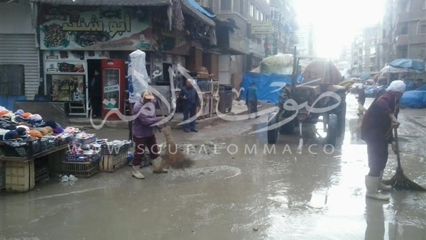 رفع مخلفات مياه الأمطار بمدن كفر الشيخ 