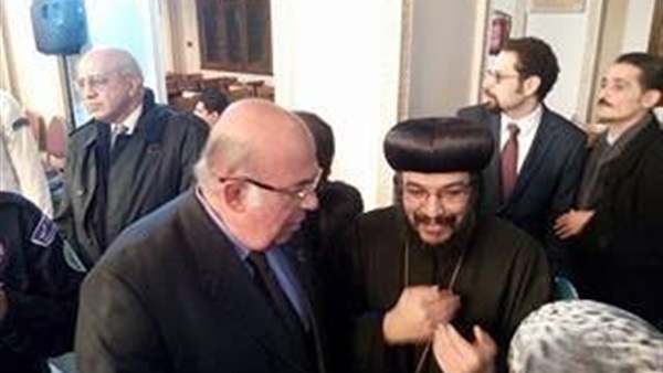 وفد «حماة الوطن» بالإسكندرية يقدم العزاء في ضحايا الكنيسة البطرسية (صور) وفد «حماة الوطن» بالإسكندرية يقدم العزاء في ضحايا الكنيسة البطرسية (صور)