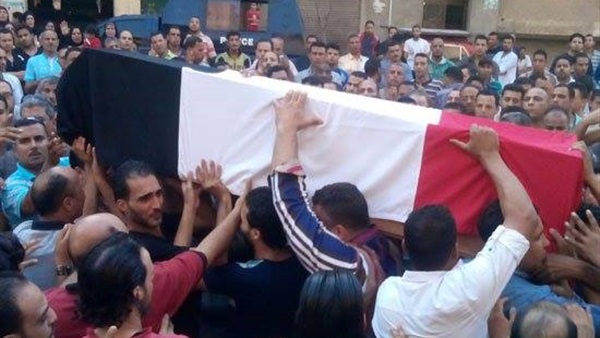 تشييع جنازة الشهيدة الـ 25 في حادث «البطرسية» تشييع جنازة الشهيدة الـ 25 في حادث «البطرسية»