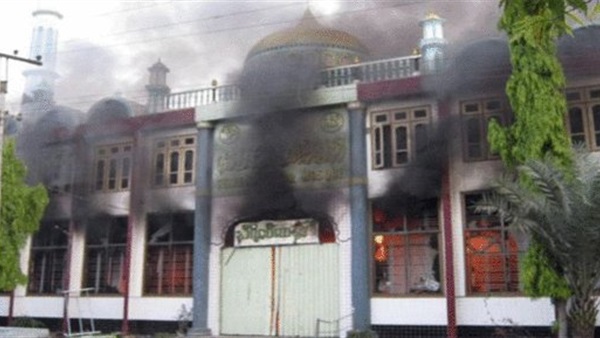 مجهولون يضرمون النار في مسجد شمالي فرنسا