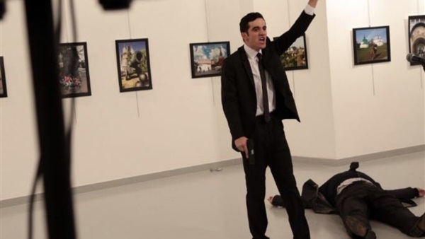 صحفي تركي: مخابرات دولية وراء اغتيال السفير الروسي