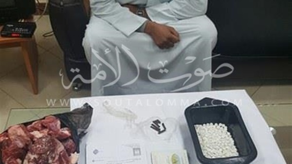 إحباط تهريب 450 قرص مخدر عبر مطار سوهاج إحباط تهريب 450 قرص مخدر عبر مطار سوهاج