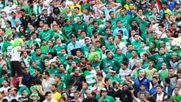 جماهير المصري تحاول الاعتداء على حارس الفريق 