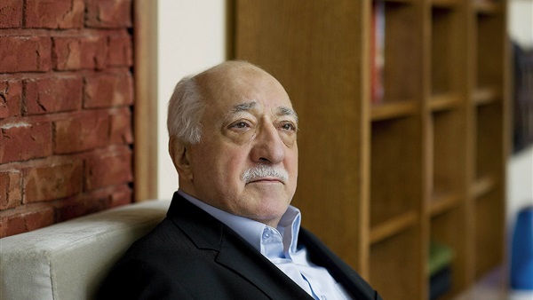 «كولن» يتبرأ من دماء السفير الروسي.. ويؤكد: نظام «أردوغان» وراء الحادث «كولن» يتبرأ من دماء السفير الروسي.. ويؤكد: نظام «أردوغان» وراء الحادث