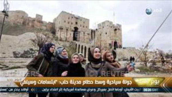 جولة سياحية وسط حطام ودمار مدينة حلب (فيديو)