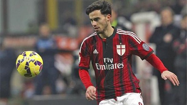 «فرنانديز»: أتمنى تجديد عقدي مع «ميلان» «فرنانديز»: أتمنى تجديد عقدي مع «ميلان»