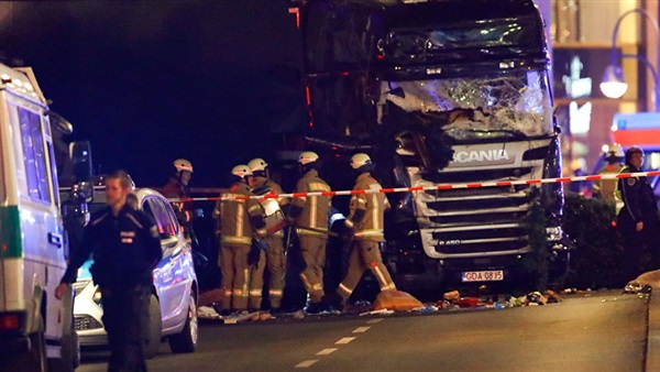 اعتقال 4 أشخاص على صلة بالمشتبه بتنفيذ حادث برلين اعتقال 4 أشخاص على صلة بالمشتبه بتنفيذ حادث برلين