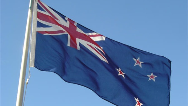بدء التصويت في استفتاء بشأن تغيير شكل العلم في نيوزيلندا