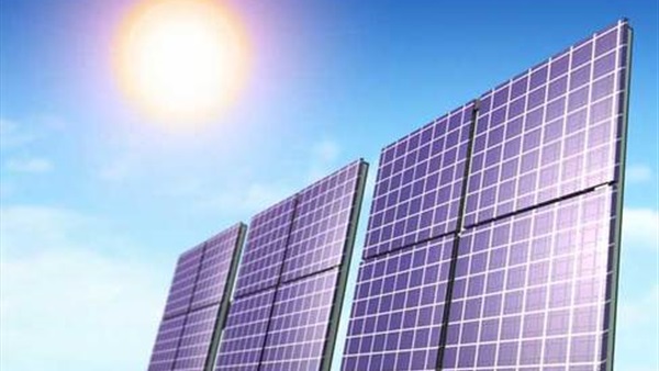 فرنسا تفتتح أول طريق في العالم لإنتاج الطاقة الشمسية